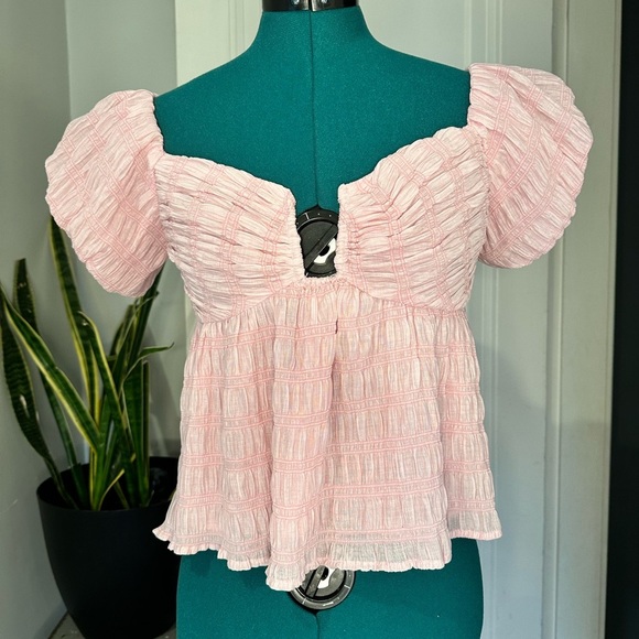 Astr Tops - ASTR the Label pink puff top medium